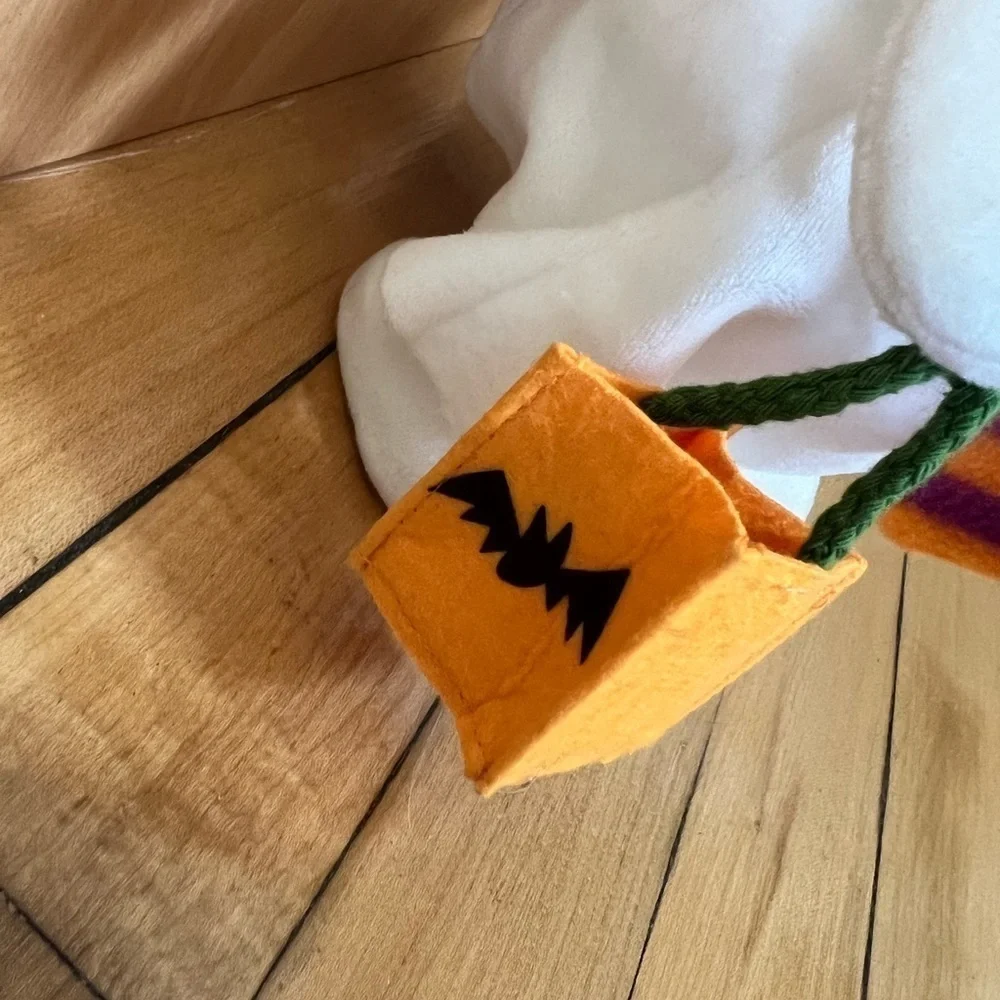 Hallmark Musical Trick 'n' Treat Ghost Stuffed Animal with Motion‎ 12.5 inches